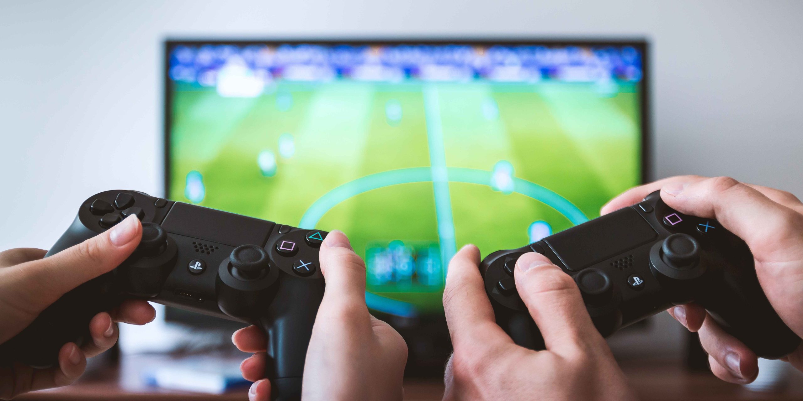 How To Play Games On Smart TV Without Console